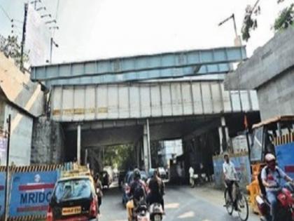 construction of span girders for tilak bridge maharail information that the work is going on fast dadar | टिळक ब्रिजसाठी स्पॅन गर्डरची उभारणी; जलदगतीने काम सुरू असल्याची महारेलची माहिती