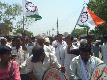 NCP's Dafda Bajwa movement against Motaila Nagar Panchayat | राष्ट्रवादीचे मोताळा नगरपंचायत समोर डफडे बजाव आंदोलन