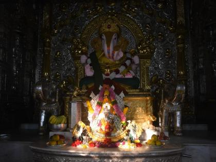 mahabhishek of sun rays to dagdusheth ganpati in pune | पुण्यातील दगडूशेठ गणपतीला 'सूर्यकिरणांचा महाभिषेक'