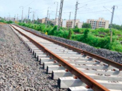 Virar-Dahanu four-lane road construction work on track; 200 local trips will be added | विरार-डहाणू चौपदरीकरणाचे काम रुळावर; २०० लोकल फेऱ्या वाढणार Virar-Dahanu four-lane road construction work on track; 200 local trips will be added | विरार-डहाणू चौपदरीकरणाचे काम रुळावर; २०० लोकल फेऱ्या वाढणार