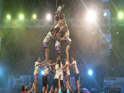 106 injured 3 serious 74 discharged in Dahi Handi festival 32 Govindas in Mumbai are undergoing treatment | दहीहंडी उत्सवात १०६ जखमी, ३ गंभीर, ७४ जणांना डिस्चार्ज; मुंबईतील ३२ गोविंदांवर उपचार सुरू