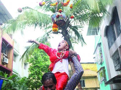 Govinda dried due to rain's return | पावसाच्या पुनरागमनामुळे गोविंदा सुखावला