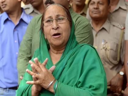 dalbir kaur sister of sarabjit singh dies of cardiac arrest in bhikhiwind in punjab | सरबजीत सिंग यांची बहीण दलबीर कौर यांचे निधन; पाकिस्तानात कैद असलेल्या भावाला भारतात आणण्यासाठी उभारला होता लढा! 