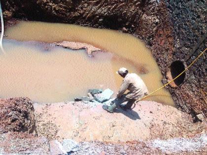 Reconditioned dam repair work | पाभरे धरण दुरुस्तीचे काम संथ गतीने