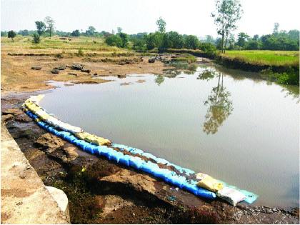 Over one-third of the bunds will be constructed under forest blockade; | वनराई बंधा-यांतून पाणीटंचाईवर मात, पाच हजार बंधारे बांधणार