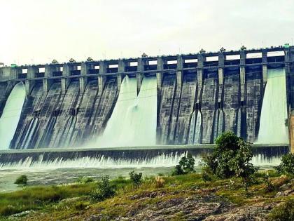 Grim water shortage: Only 10 percent of reservoirs in the dams | भीषण पाणीटंचाई : धरणांमध्ये केवळ १० टक्के साठा