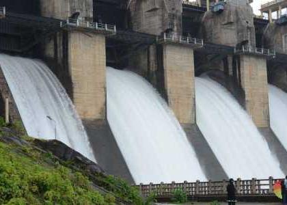 Discussion in Marathwada on Gangapur dam water | गंगापूर धरणाच्या पाण्यावर मराठवाड्यात चर्चा