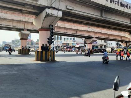 Dange Chowk, empty hills of the citizens! | डांगे चौकाला रिकाम टेकड्या नागरिकांचा विळखा!