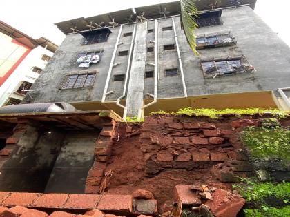 Explosion of safety tank of a dangerous building in Kolamba Ali area of ​​Dapoli city Ratnagiri | Ratnagiri: दापोलीत सेफ्टी टँकचा स्फोट; इमारतीच्या सुरक्षेलाही धोका?