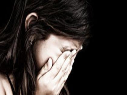 A teacher, who came on the pretext of dropping her off at home molested a 10 year old girl in dapoli | Ratnagiri Crime: दहा वर्षीय मुलीसोबत अश्लील चाळे, शिक्षकास अटक A teacher, who came on the pretext of dropping her off at home molested a 10 year old girl in dapoli | Ratnagiri Crime: दहा वर्षीय मुलीसोबत अश्लील चाळे, शिक्षकास अटक