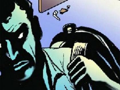 Robbery at local liquor shop, gang steals cash of Rs 30,000 | देशी दारुच्या दुकानावर टाकला दरोडा, टोळक्याने ३० हजार रुपयांची रोकड नेली जबरदस्तीने चोरून