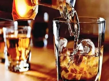Kolhapur residents consumed 2 crore liters of liquor in a year collecting revenue of Rs 643 crore | कोल्हापूरकरांनी वर्षभरात रिचवली २ कोटी लिटर दारू, ६४३ कोटींवर महसूल जमा Kolhapur residents consumed 2 crore liters of liquor in a year collecting revenue of Rs 643 crore | कोल्हापूरकरांनी वर्षभरात रिचवली २ कोटी लिटर दारू, ६४३ कोटींवर महसूल जमा