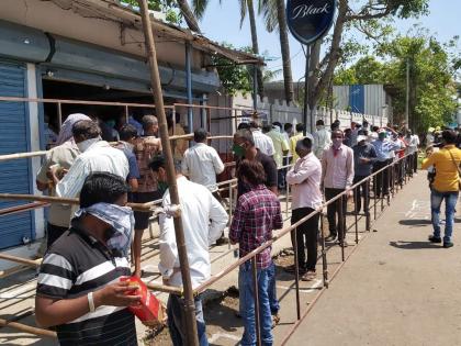 One kilometer queue for liquor purchase in Kabanur | कबनूरमध्ये दारू खरेदीसाठी एक किलोमीटर रांग