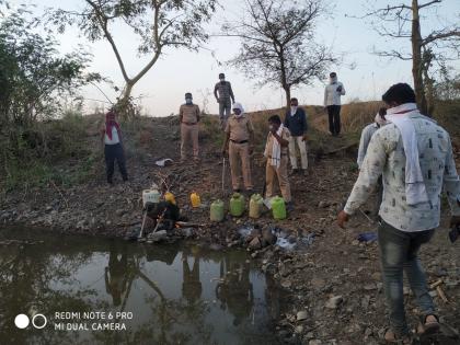 liquor depot at Nandkheda destroyed | नांदखेडा येथील गावठी दारुचे अड्डे उध्दवस्त