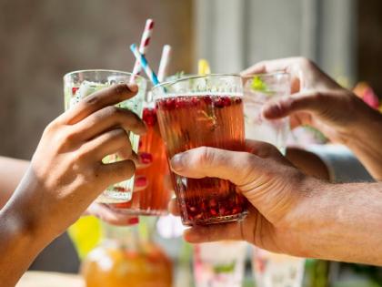 Why do people start speaking English after drinking alcohol? study says this... | दारू पिल्यानंतर लोक इंग्रजी का बोलू लागतात? स्टडीमधून समोर आली 'ही' बाब...