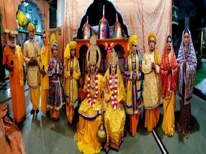 Akashvani kicks off Hingoli's historic Dussehra festival | आकाशवाणीने हिंगोलीच्या ऐतिहासिक दसरा महोत्सवाला प्रारंभ