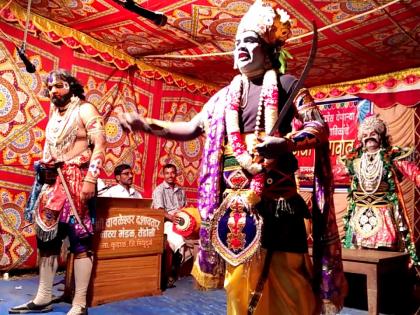 Will anyone support the folk artists? | लोककलावंतांना कोणी आधार देईल का ?, जिल्ह्यातील कलाकारांची आर्त हाक