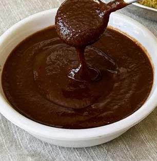 समोशासोबत मिळते तशी आंबटगोड खजूर चटणी करण्याची परफेक्ट रेसिपी, एकदा खाल्ली की जि‍भेला लागेल चटक