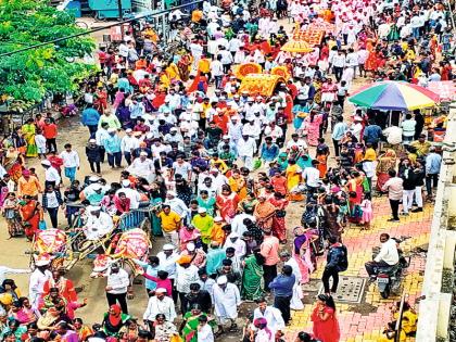 ashadhi ekadashi celebrate in daund | Ashadhi Ekadashi: ढोल-ताशांचा निनादात विठूनामाचा गजर; प्रतिपंढरपूर दौंडमध्ये अवघी दुमदुमली पंढरी