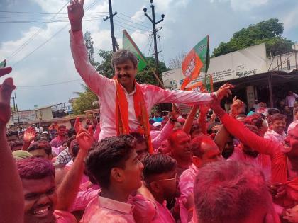 Daund Bazar Samiti Election Results apmc 9 candidates from both groups won | दौंड बाजार समिती निकाल: थोरातांच्या गडात कुलांचा शिरकाव; दोन्ही गटांचे ९-९ उमेदवार विजयी