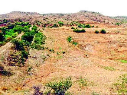 Due to the severe drought, the run of water for the Pandakas continues | भीषण दुष्काळामुळे दौैंडकरांची पाण्यासाठी पायपीट सुरू