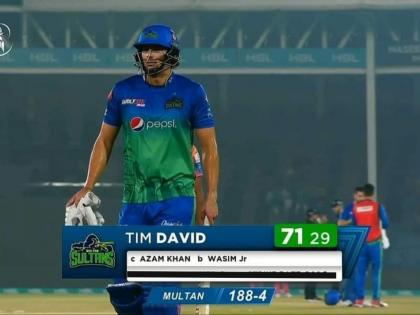 PSL 7 : Tim David scored 71 runs from just 29 balls including 6 fours and 6 sixes at a strike rate of 244.83, Watch Video | Tim David - ६,६,६,६,६,६...! RCBच्या माजी फलंदाजानं पाकिस्तानच्या गोलंदाजांची केली वाईट अवस्था; १२ चेंडूंत कुटल्या ६० धावा, Video 