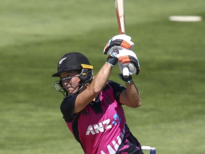NZ Sophie Devine's fifth successive fifty-plus score in T20Is, No other player, male or female, has made more than four in a row | न्यूझीलंडच्या महिला फलंदाजाचा विक्रम; पुरुष क्रिकेटपटूला जमला नाही 'हा' पराक्रम