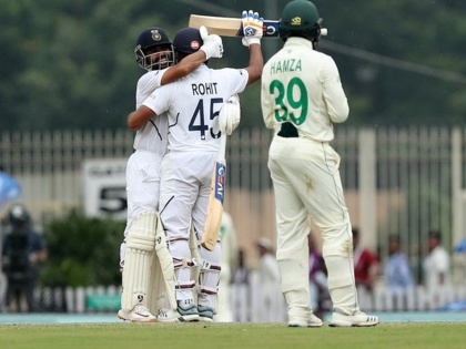 India vs South Africa, 3rd Test: UPDATE - Play has been suspended due to bad light | India vs South Africa, 3rd Test: रोहित, अजिंक्यच्या खेळीनं दिवस गाजवला; अंधुक प्रकाशामुळे खेळ थांबला