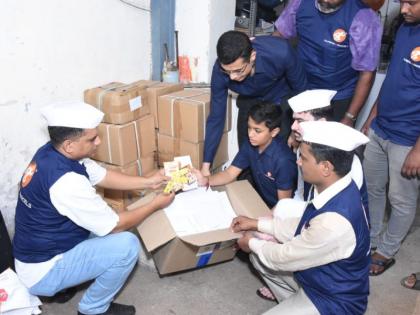 Mumbai's Dabba wala help Kerala Floods victims, through Roti Bank | Kerala Floods : मुंबईचा डबेवालाही पूरग्रस्तांच्या मदतीला, 1 हजार किलो तांदूळ केरळला