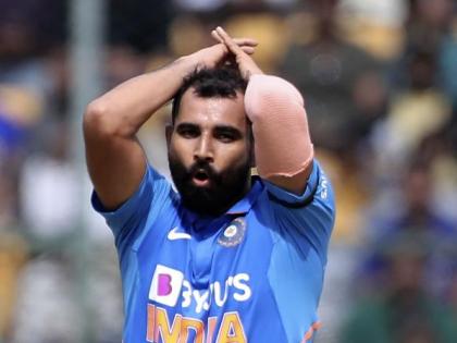 Three suicidal thoughts came to mind, fast bowler Shami confessed | मनात तीनदा आत्महत्येचे विचार आले होते, वेगवान गोलंदाज शमीची कबुली