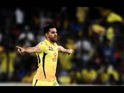 IPL 2020 MI vs CSK Latest News : This is the third successive season Deepak Chahar has bowled the first ball of the tournament   | IPL 2020 MI vs CSK Latest News : दीपक चहरची अनोखी 'हॅटट्रिक'; IPLमध्ये असा पराक्रम कुणाला जमला नाही