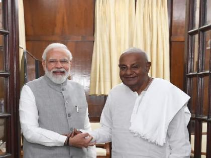 They want to repay the favor! Ex-PM HD deve gowda to go with Left in 2024 loksabha; announcement in Karnataka assembly election 2023 | ते उपकार फेडण्याचे प्रयत्न! माजी पंतप्रधान २०२४ मध्ये डाव्यांसोबत जाणार; कर्नाटक निवडणुकीत घोषणा