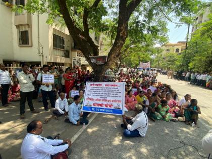 Dolghar villagers want independence Gram Panchayat; Villagers staged a sit-in at the Panvel District Office | डोलघर ग्रामस्थांना हवी स्वतंत्र ग्रामपंचायत; पनवेल प्रांत कार्यालयावर ग्रामस्थांनी दिले धरणे 