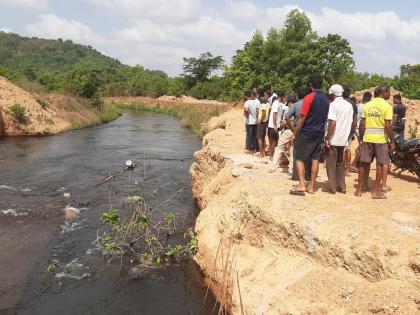 The old man's body was found in the Tilari left canal | वृद्धाचा मृतदेह तिलारी डाव्या कालव्यात आढळला