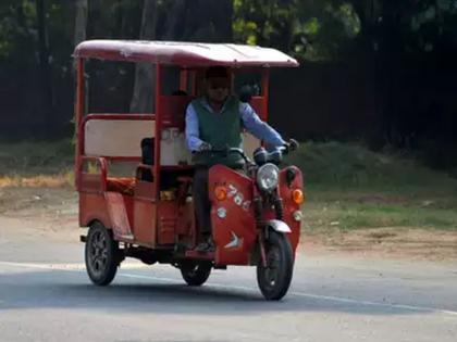 Terrible! E-rickshaw battery explodes, three dead including mother-son, husband-niece injured | भयानक! ई-रिक्शाच्या बॅटरीचा स्फोट, माय-लेकासह तिघांचा मृत्यू, पती-भाची होरपळले