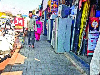 Encroachment of Dange Chowk, encroachment of municipal administration | डांगे चौकाला अतिक्रमणाचा विळखा, महापालिका प्रशासनाचे दुर्लक्ष