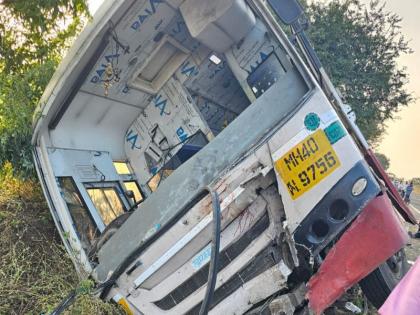 ST accident near Barshi; Three people on the bike were killed on the spot, passengers in the bus were injured | बार्शीजवळ एसटीचा अपघात; दुचाकीवरील तीन जण जागीच ठार, बसमधील प्रवासी जखमी