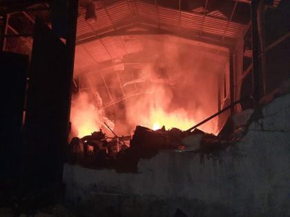 Massive explosion at a chemical company at Sajgaon in Khalapur taluka; 2 killed, 8 injured | खालापूर तालुक्यात साजगाव येथे केमिकल कंपनीत भीषण स्फोट; २ जणांचा मृत्यू, तर ८ जखमी