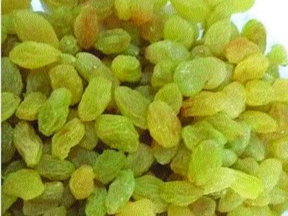 Corona causes 25,100 tons of raisins in cold storage; Effects on rates | कोरोनामुळे २५,१०० टन बेदाणा शीतगृहातच; दरावरही परिणाम