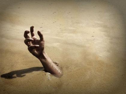 The body of a stranger was found in the river Godavari | गोदावरी नदीच्या पात्रात अनोळखी व्यक्तीचे प्रेत आढळले The body of a stranger was found in the river Godavari | गोदावरी नदीच्या पात्रात अनोळखी व्यक्तीचे प्रेत आढळले