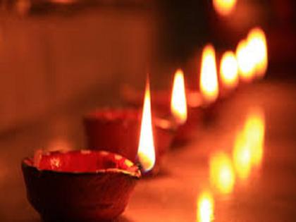 Ashadh 'Amavasya' expressing gratitude for lamps | दिव्यांबद्दल कृतज्ञता व्यक्त करणारी आषाढ ‘अमावास्या’