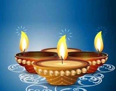 Diwali is being celebrated online | ऑनलाईनसंगे साजरा होतोय दिवाळसण