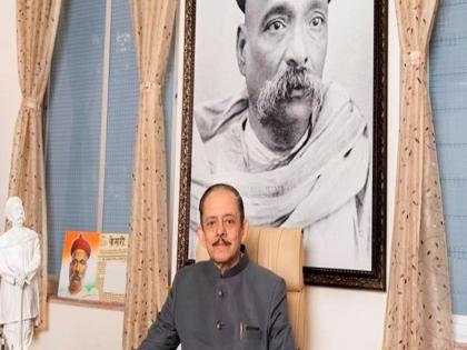 Lokmanya Tilak's great-grandson Dr. Deepak Tilak passes away, CM Devendra Fadnavis expresses condolences | लोकमान्य टिळक यांचे पणतू डॉ. दीपक टिळक यांचं निधन, मुख्यमंत्र्यांनी व्यक्त केला शोक Lokmanya Tilak's great-grandson Dr. Deepak Tilak passes away, CM Devendra Fadnavis expresses condolences | लोकमान्य टिळक यांचे पणतू डॉ. दीपक टिळक यांचं निधन, मुख्यमंत्र्यांनी व्यक्त केला शोक