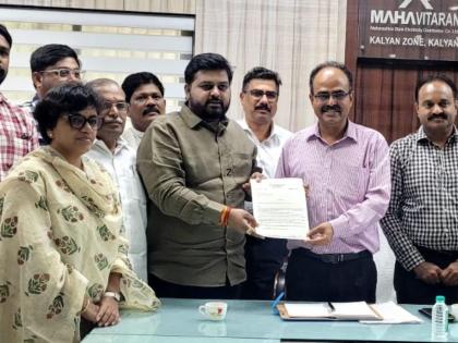 Uddhav Sena district chief Deepesh Mhatre On Fadnavis Government | फडणवीस सरकारने जनतेला एप्रिल फूल बनवलं, वीज बिलावरून ठाकरे गटाची टीका Uddhav Sena district chief Deepesh Mhatre On Fadnavis Government | फडणवीस सरकारने जनतेला एप्रिल फूल बनवलं, वीज बिलावरून ठाकरे गटाची टीका