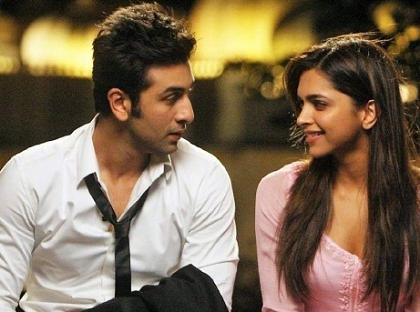 ranbir kapoor deepika padukone film yeh jawaani hai deewani deleted scenes bunny flirting with naina mother-ram | रणबीर कपूर दीपिका समजून तिच्या आईशी  फ्लर्ट करतो तेव्हा...! तुफान व्हायरल होतोय व्हिडीओ! 