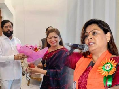 Apologize first! BJP Mahila Morcha opposes Deepali Sayed entry into Shinde faction | आधी माफी मागा! दिपाली सय्यदच्या शिंदे गटातील प्रवेशाला BJP महिला मोर्चाचा विरोध