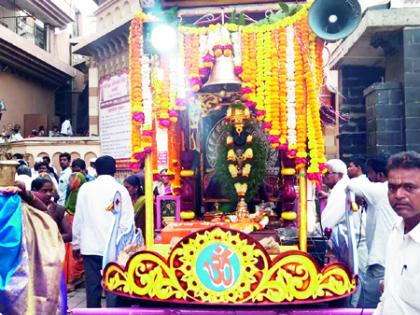 Tukaram Seed Festival; Vitthal Chariot Ceremony departing from Pandharpur to Dehu | तुकाराम बीज उत्सव; विठ्ठल रथ सोहळ्याचे पंढरपूरहून देहूकडे प्रस्थान