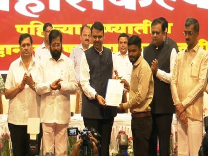 75000 jobs, Shinde-Fadnavis government, CM Eknath Shinde-DCM Devendra Fadnavis given Appointment letters for 2 thousand youth | ७५००० रोजगार, शिंदे-फडणवीस सरकारचा महासंकल्प; २ हजार तरुणांना नियुक्तीपत्रे