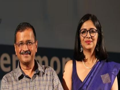 Delhi AAP MP Swati Maliwal accused CM Kejriwal of assault police engaged in investigation | दिल्लीत केजरीवाल यांच्या निवासस्थानी महिला खासदाराला मारहाण? 'त्या' फोनमुळे पोलिसांकडून तपास सुरु