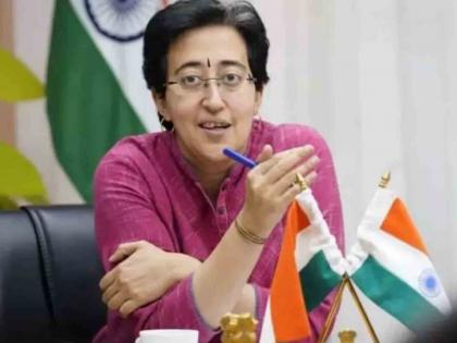 Atishi will take the oath of chief ministership on Saturday? Kejriwal's resignation was sent to the President | आतिशी शनिवारी घेणार मुख्यमंत्रिपदाची शपथ ? केजरीवालांचा राजीनामा राष्ट्रपतींकडे पाठवला